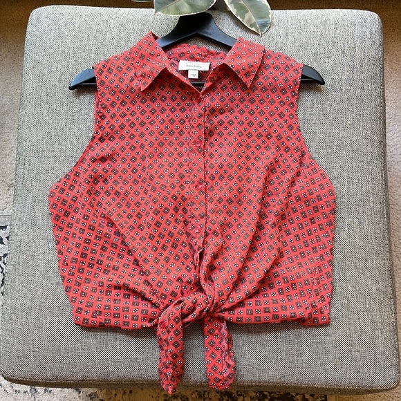 🪸 Sleeveless Flowy Bandana Print Blouse with Neon Pink Buttons , Size: L - Picture 1 of 16